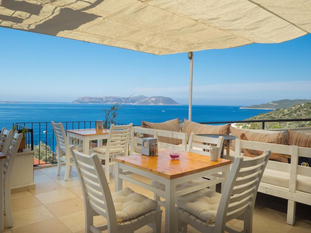 Hideaway Hotel 2*