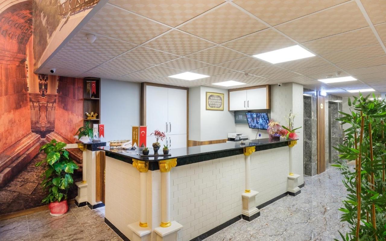 Grand Gulluk & Center