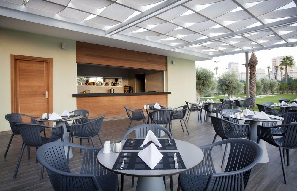Akra V Hotel