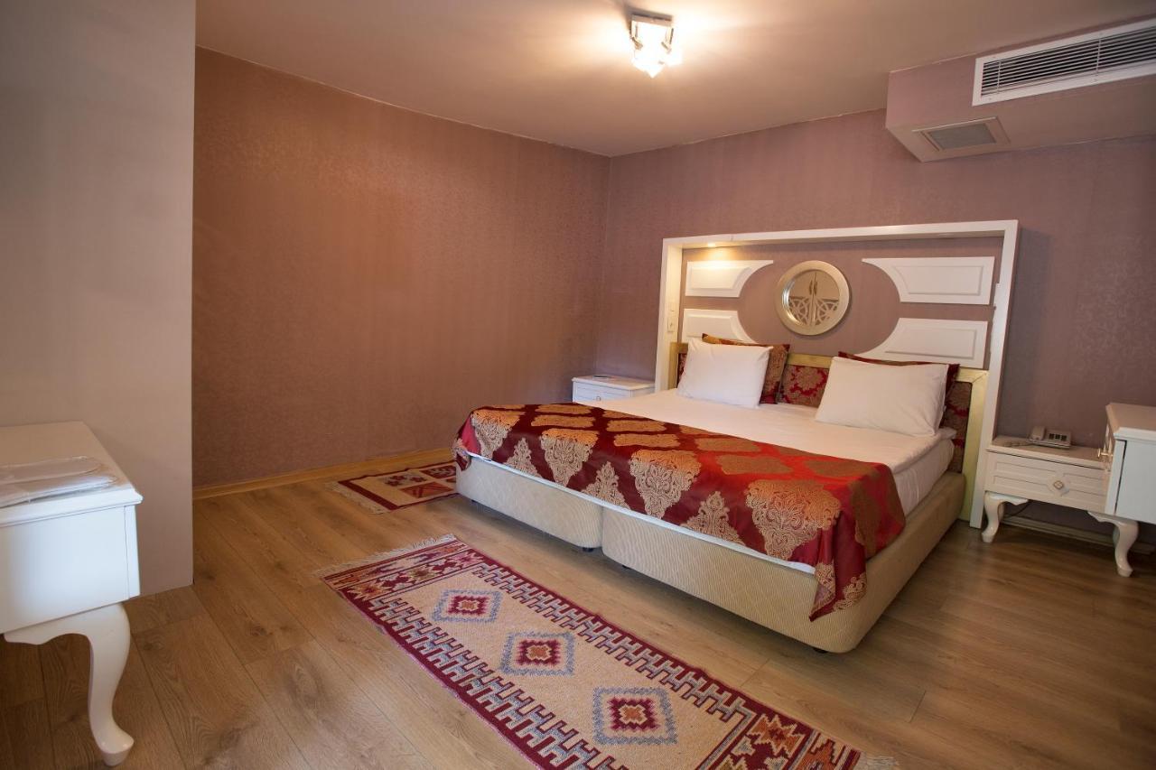 Queens Land Hotel 2*
