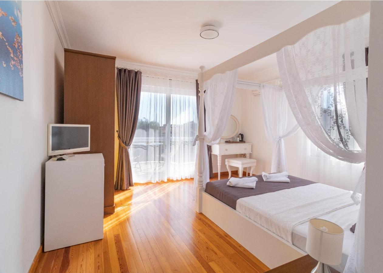 Lumina Villa *