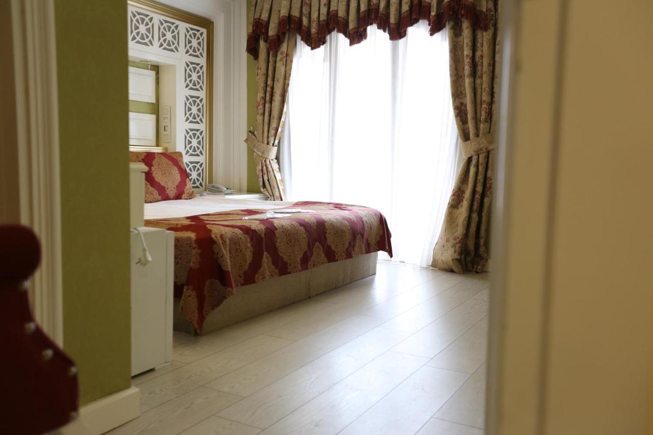 Queens Land Hotel 2*