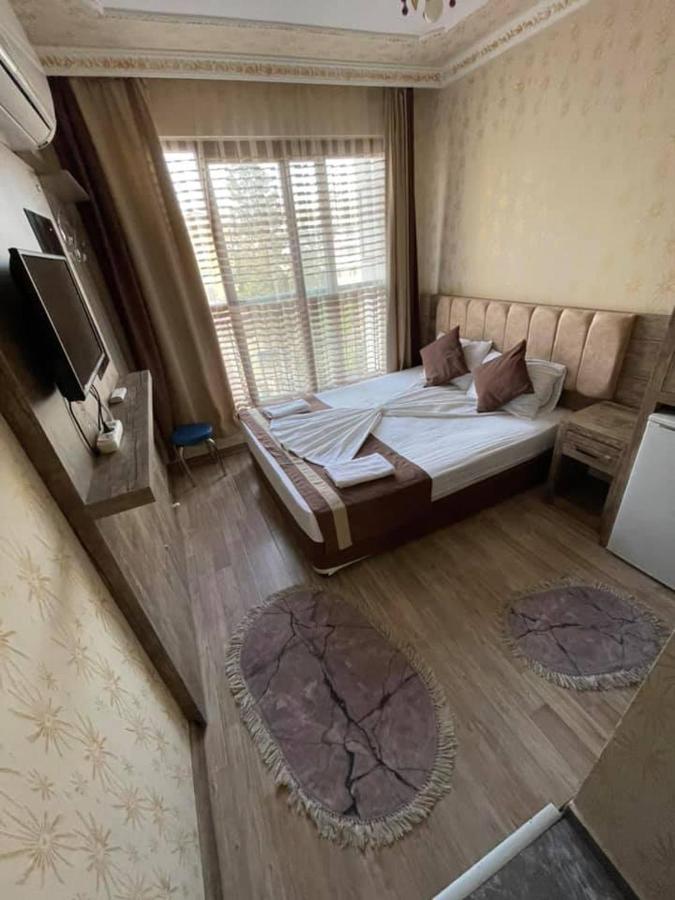 Oezguer Antalya