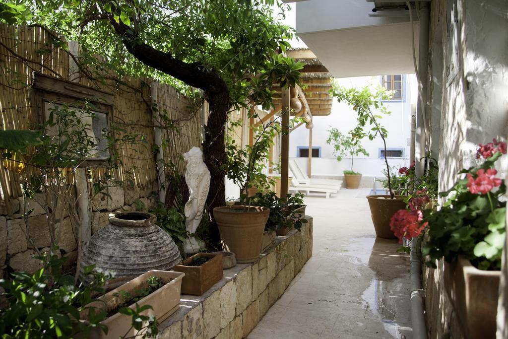Hideaway Hotel 2*