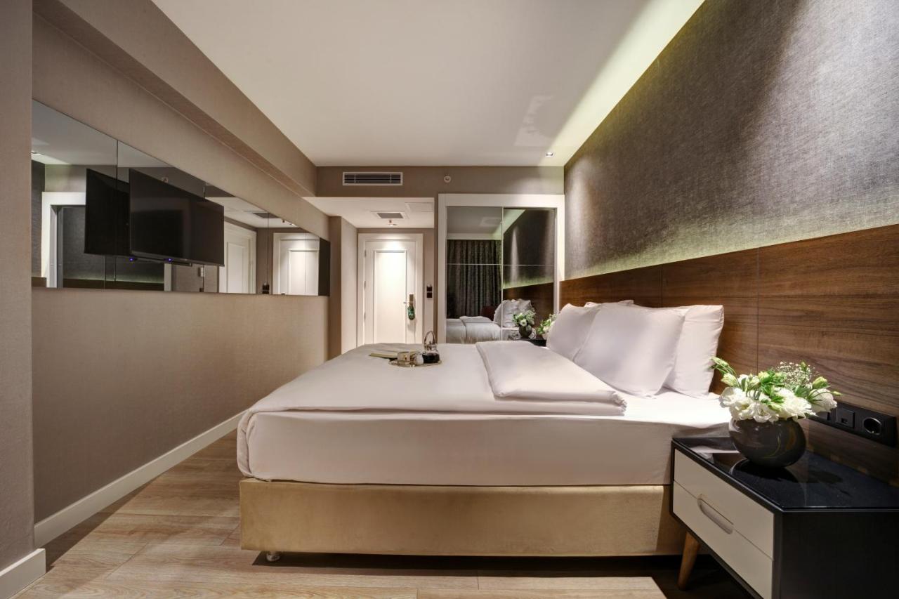 Hotel Dora Pera 4*