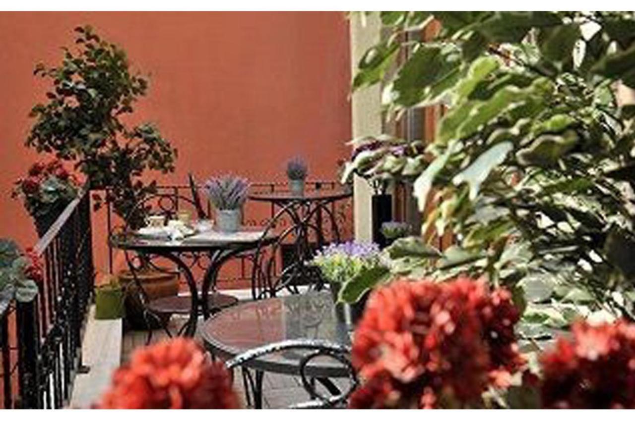Three Apples Taksim Aparthotel