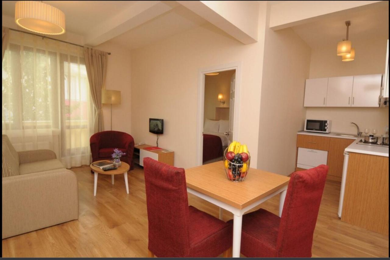 Three Apples Taksim 3*