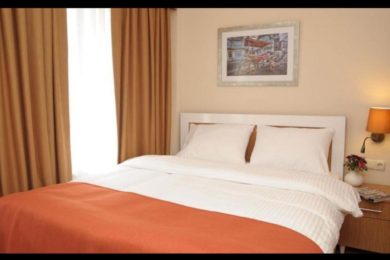 Three Apples Taksim 3*