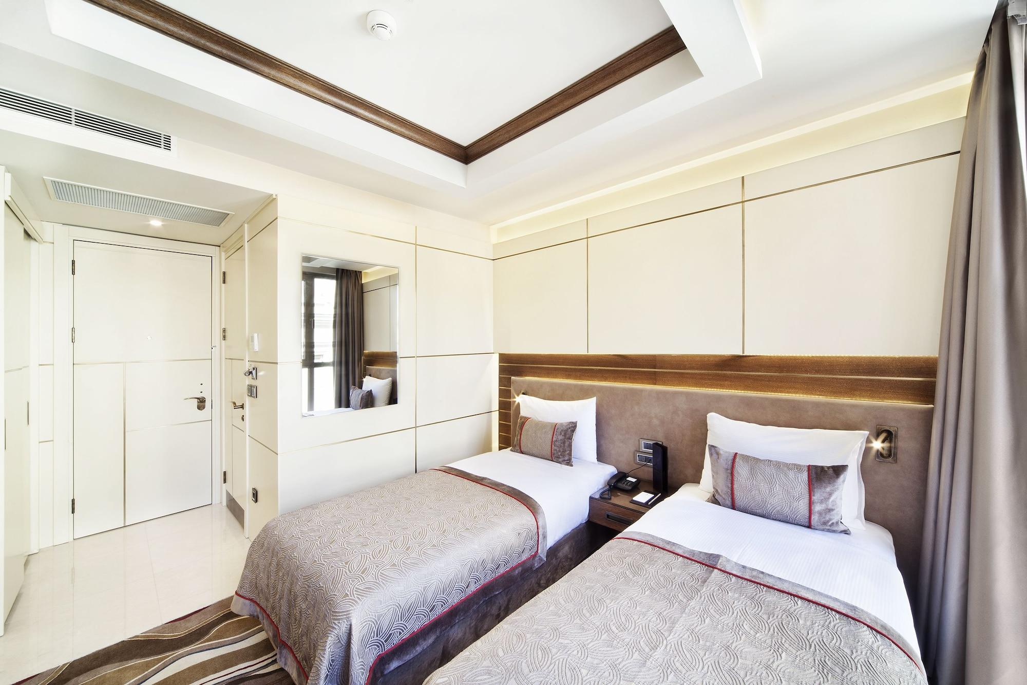 Grand De Pera Hotel