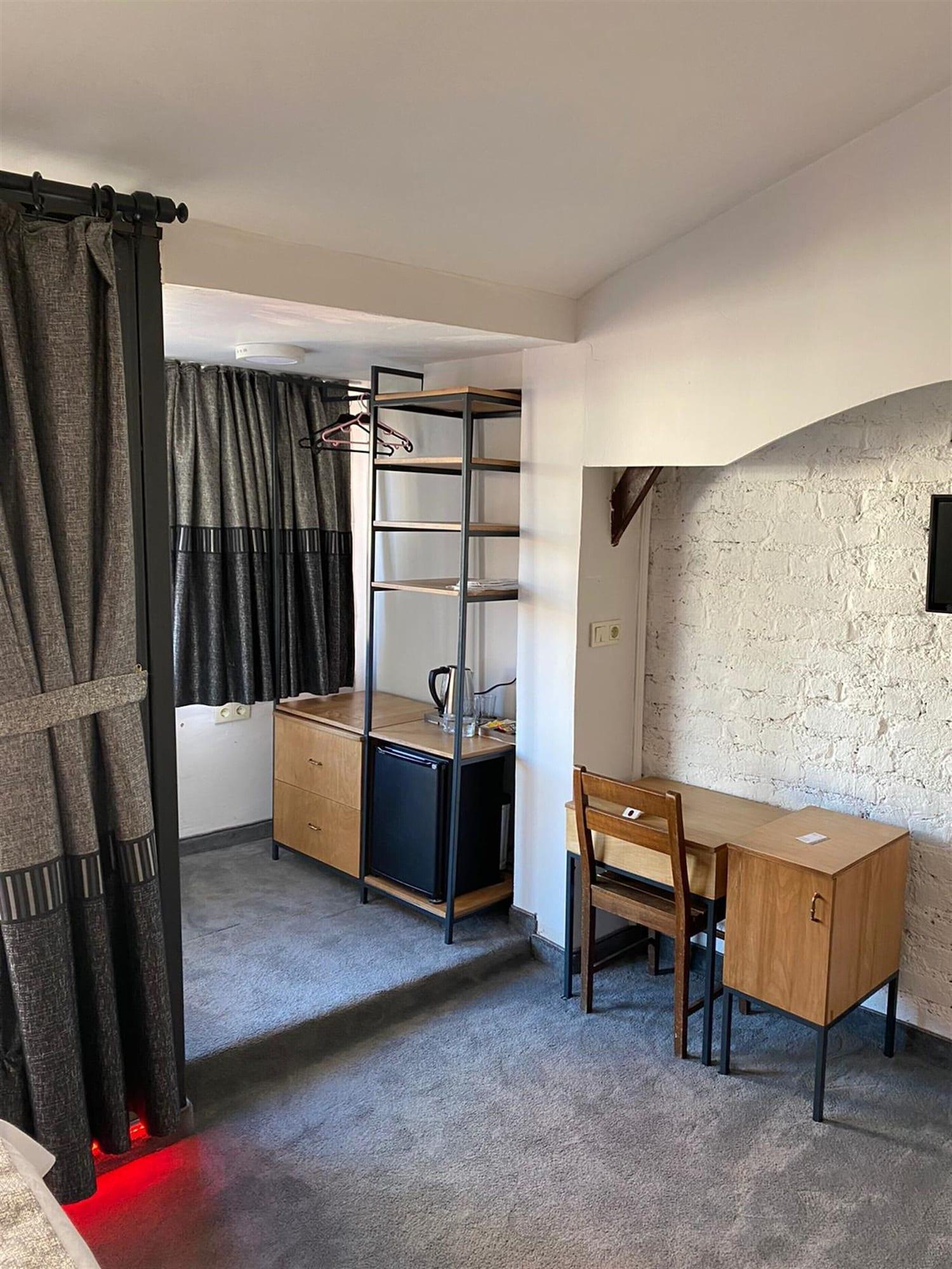Corner Hot Hotel