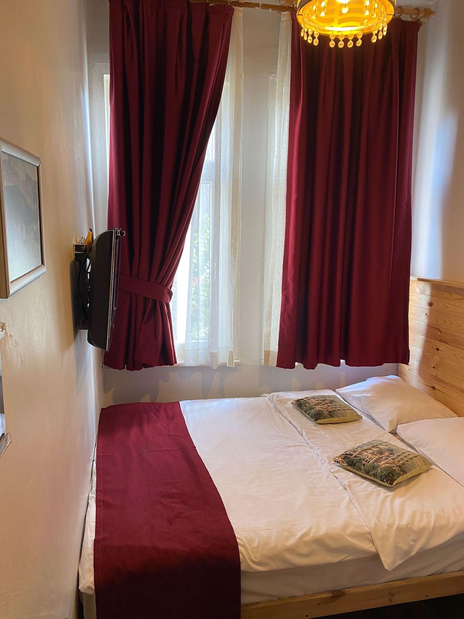 Hotel Corner Hot 3*