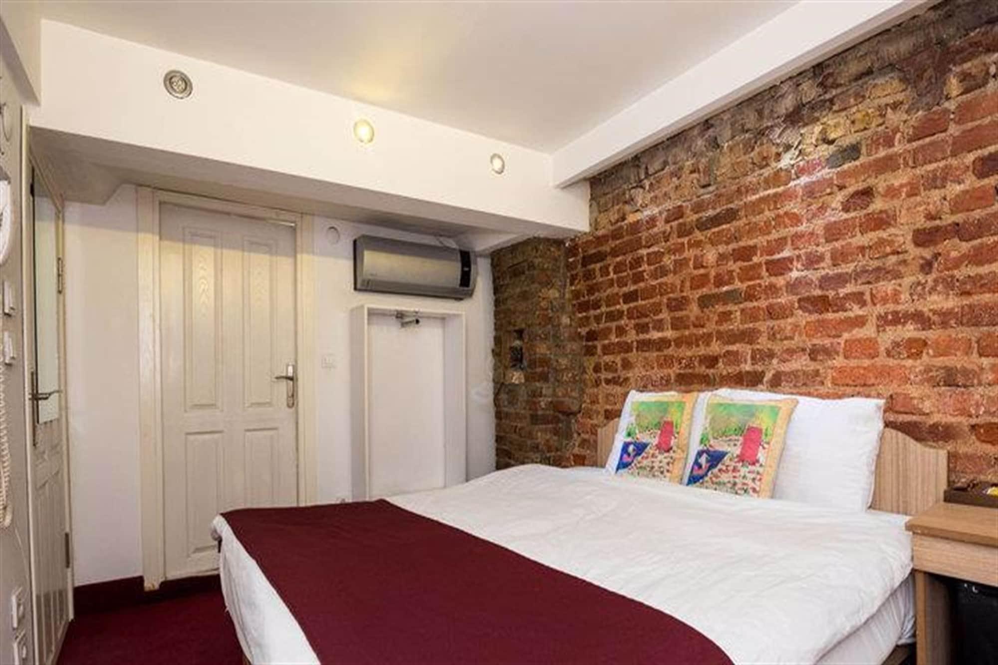 Hotel Corner Hot 3*