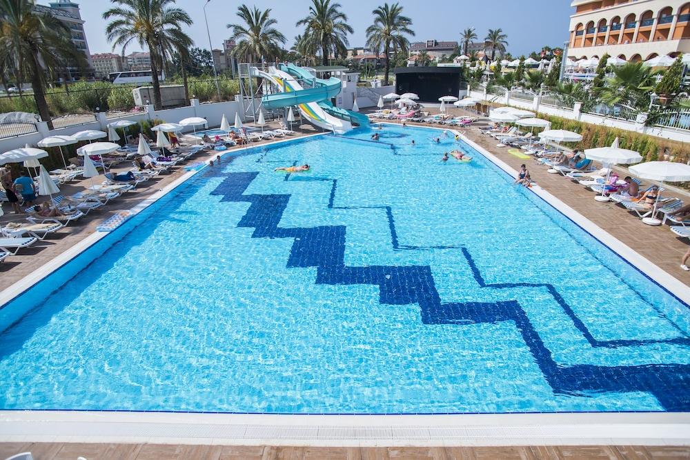 Hotel Palm World &