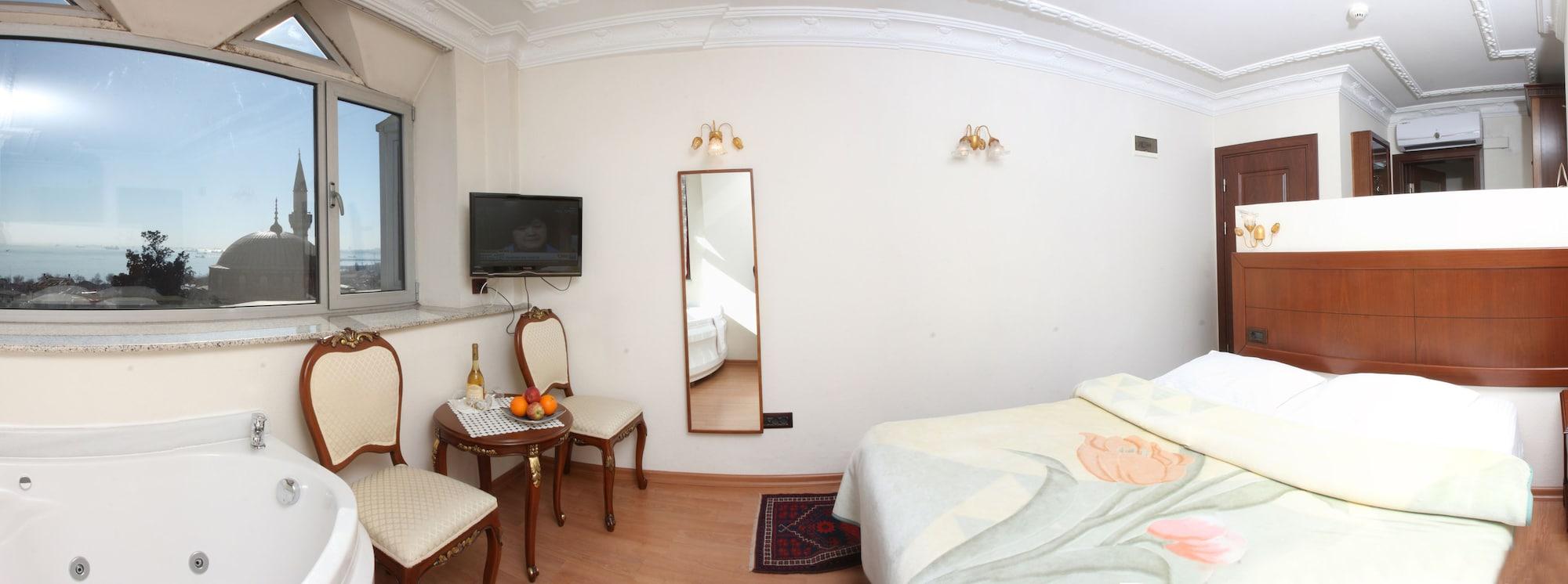 Ada Hotel 3*