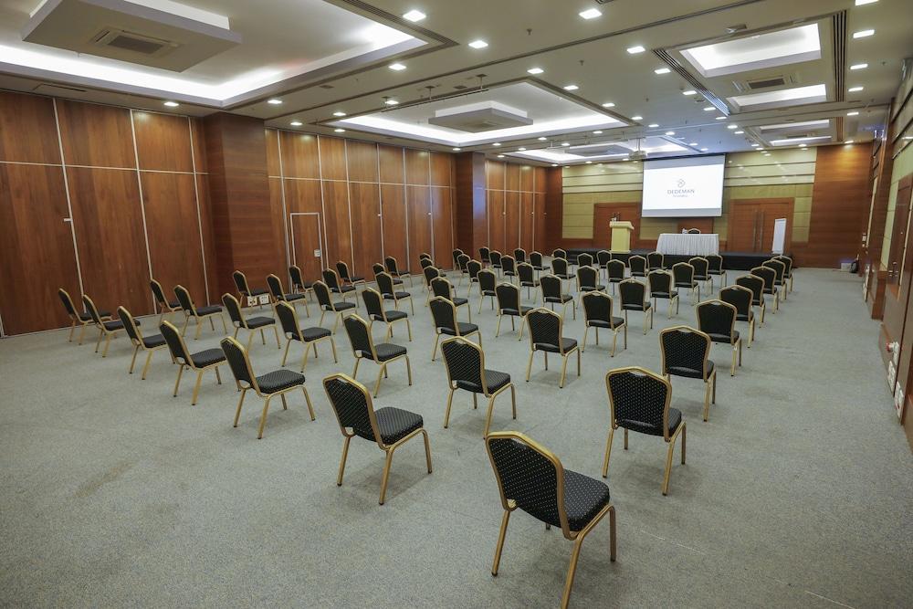 Dedeman Hotel Istanbul