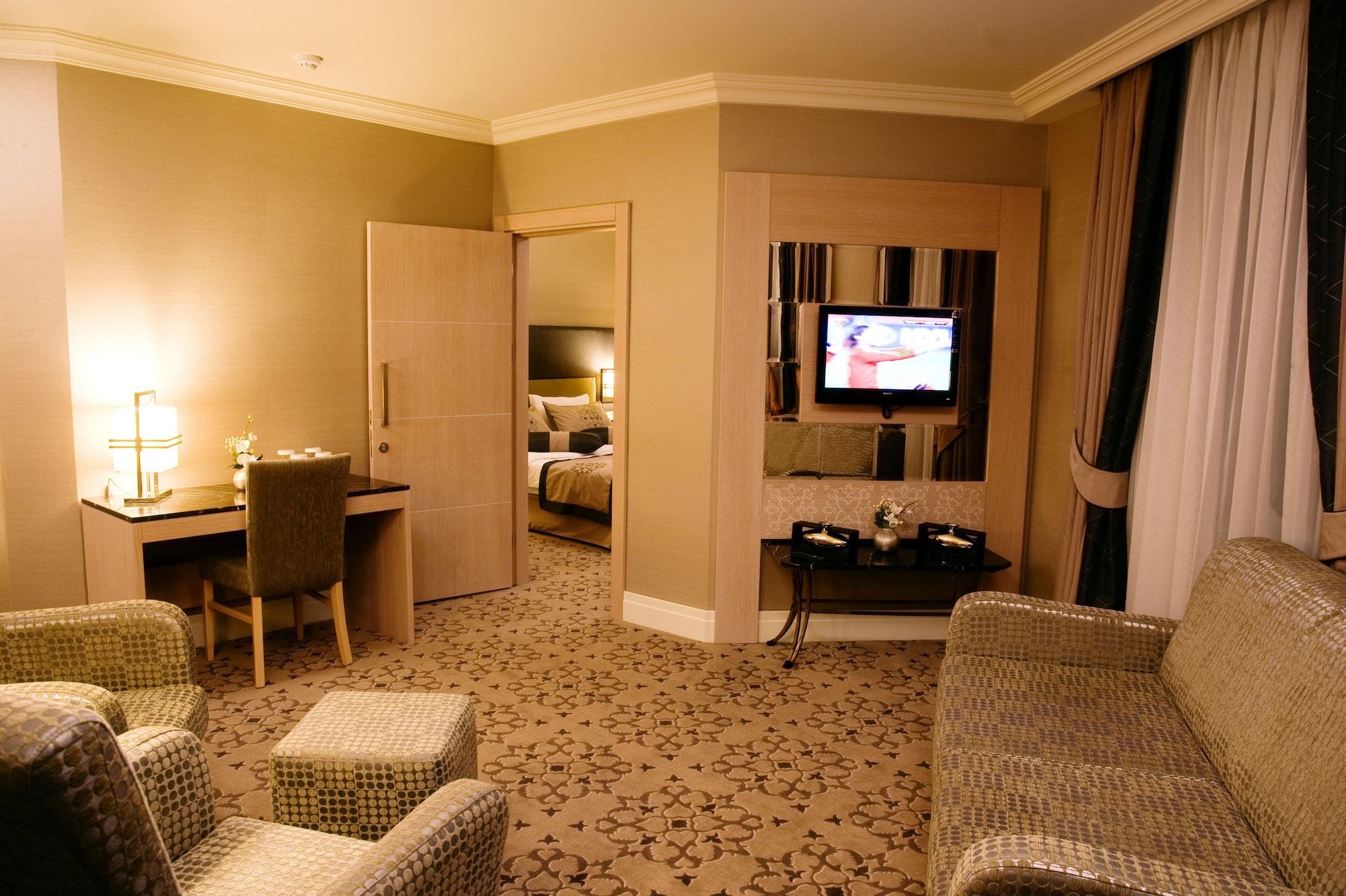 Darkhill Hotel 4*
