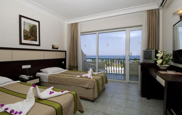 Aquabella Beach 4*