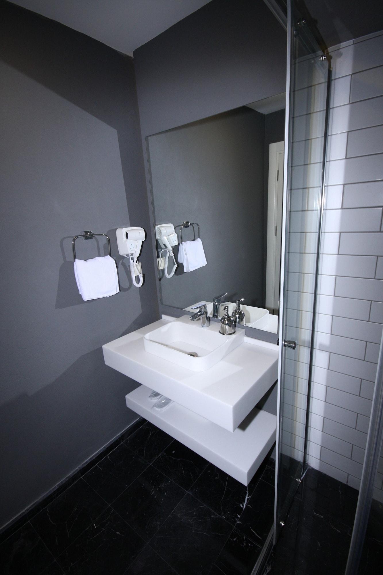 Karakoey Hotel 2*