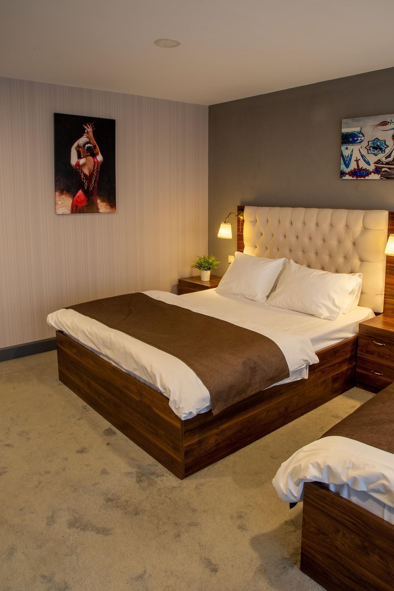 Karakoey Hotel 2*