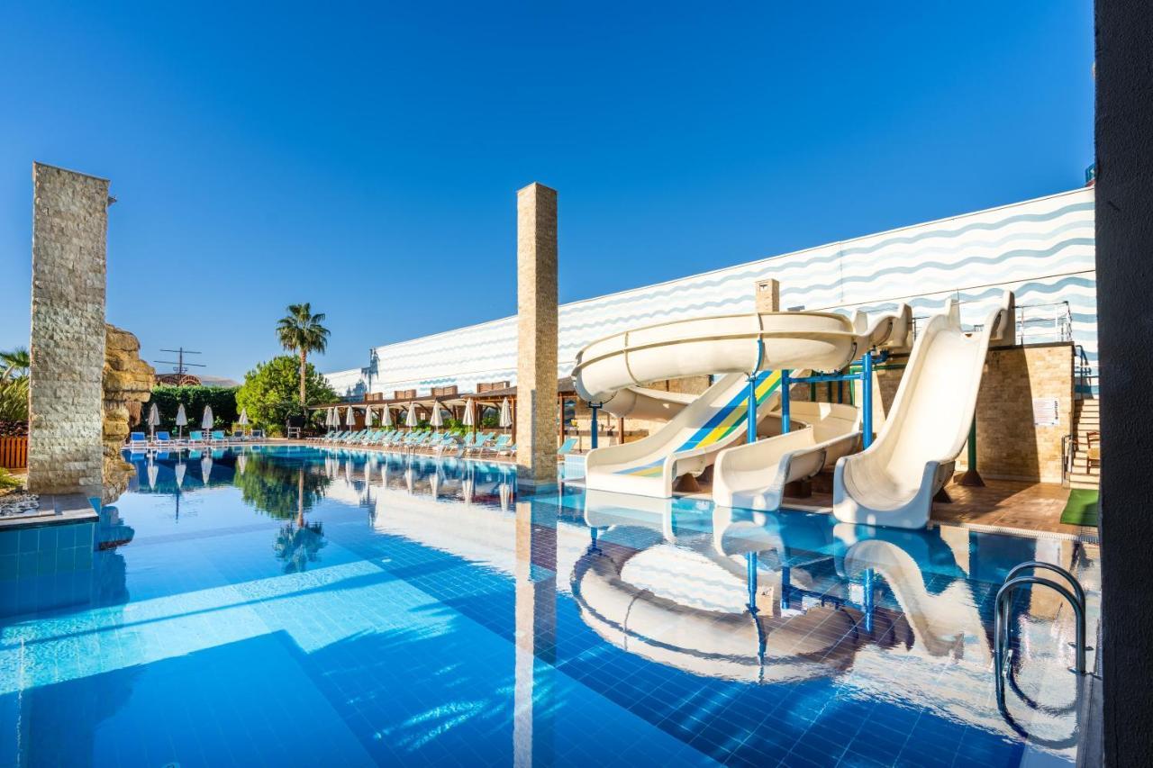 Resort Adenya & Halal