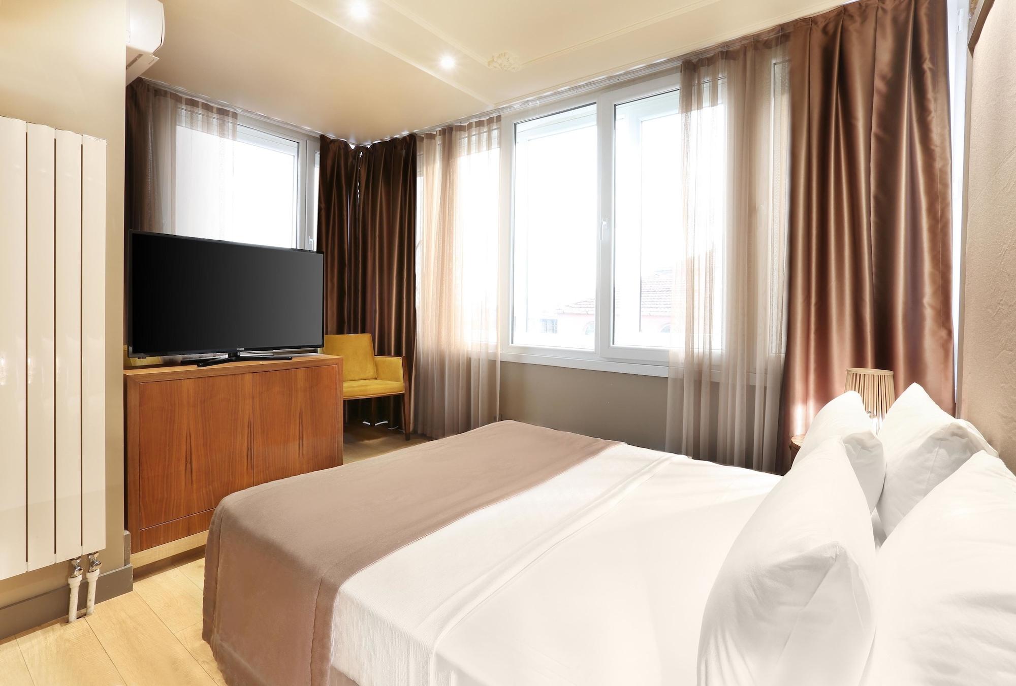 Taksim Premium 3*