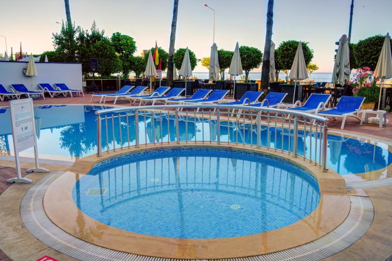 Parador Beach Hotel Hotel
