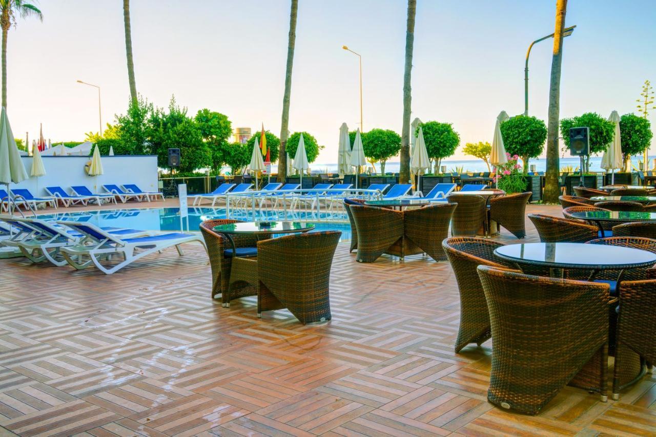 Hotel Parador Beach Hotel 3*