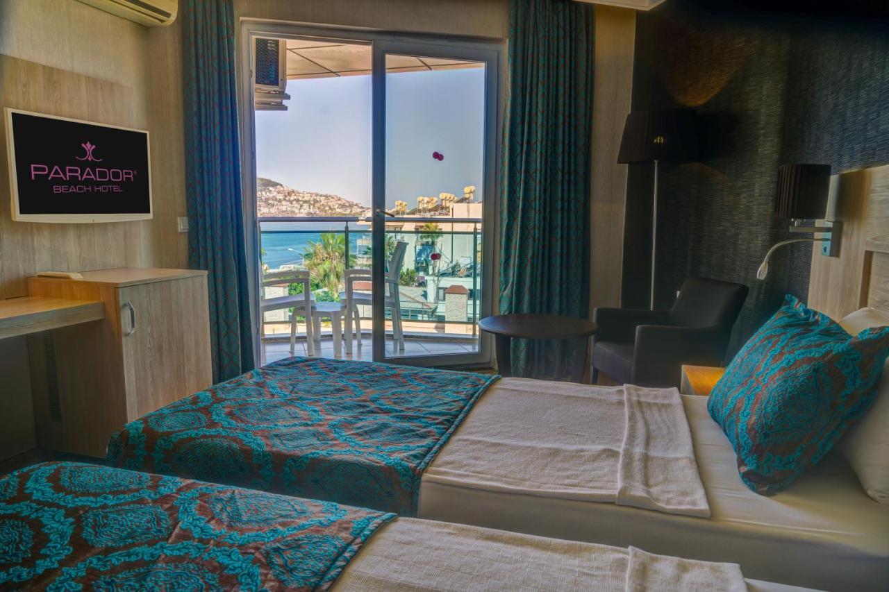 Parador Beach Hotel