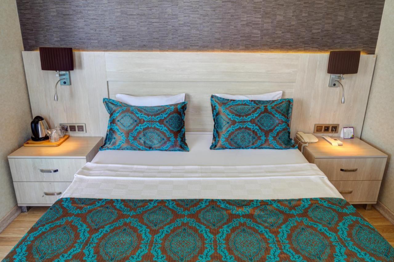Parador Beach Hotel Hotel 3*