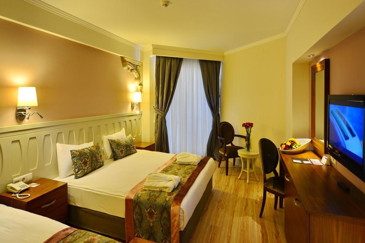 Hotel Crown Serenity Ultra Side