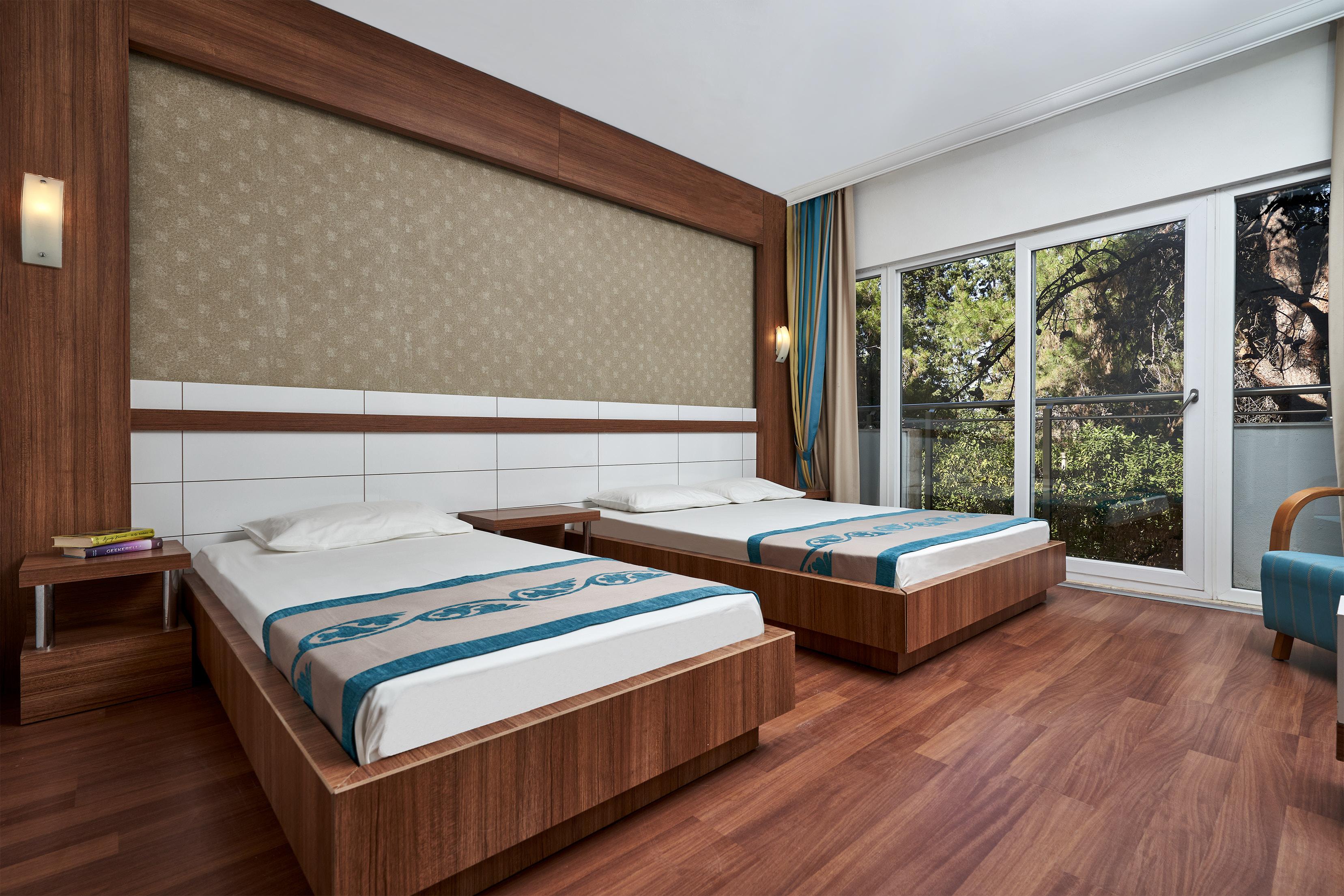 Maya Golf (adults Only) 4* Side