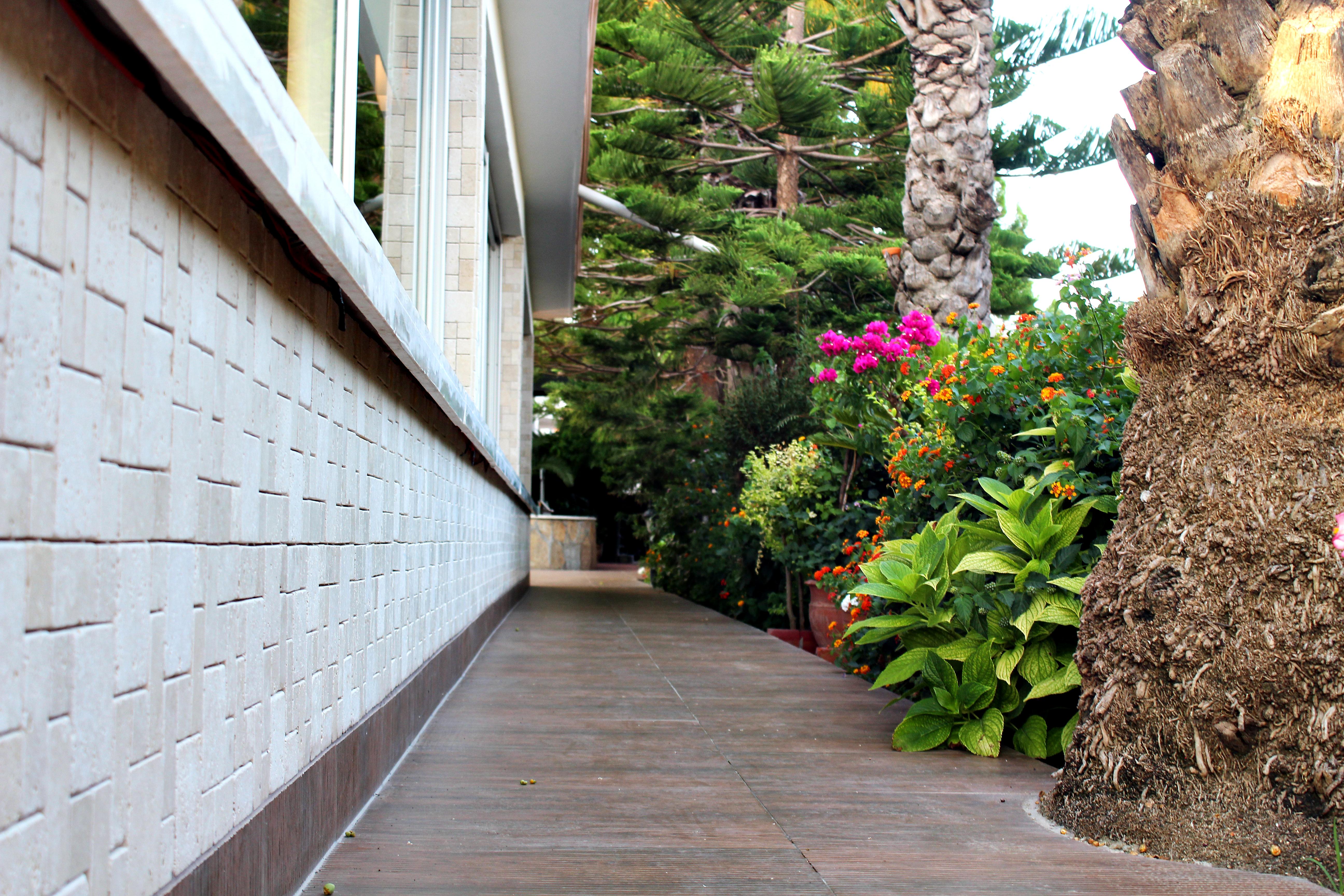 Sun Hotel Side