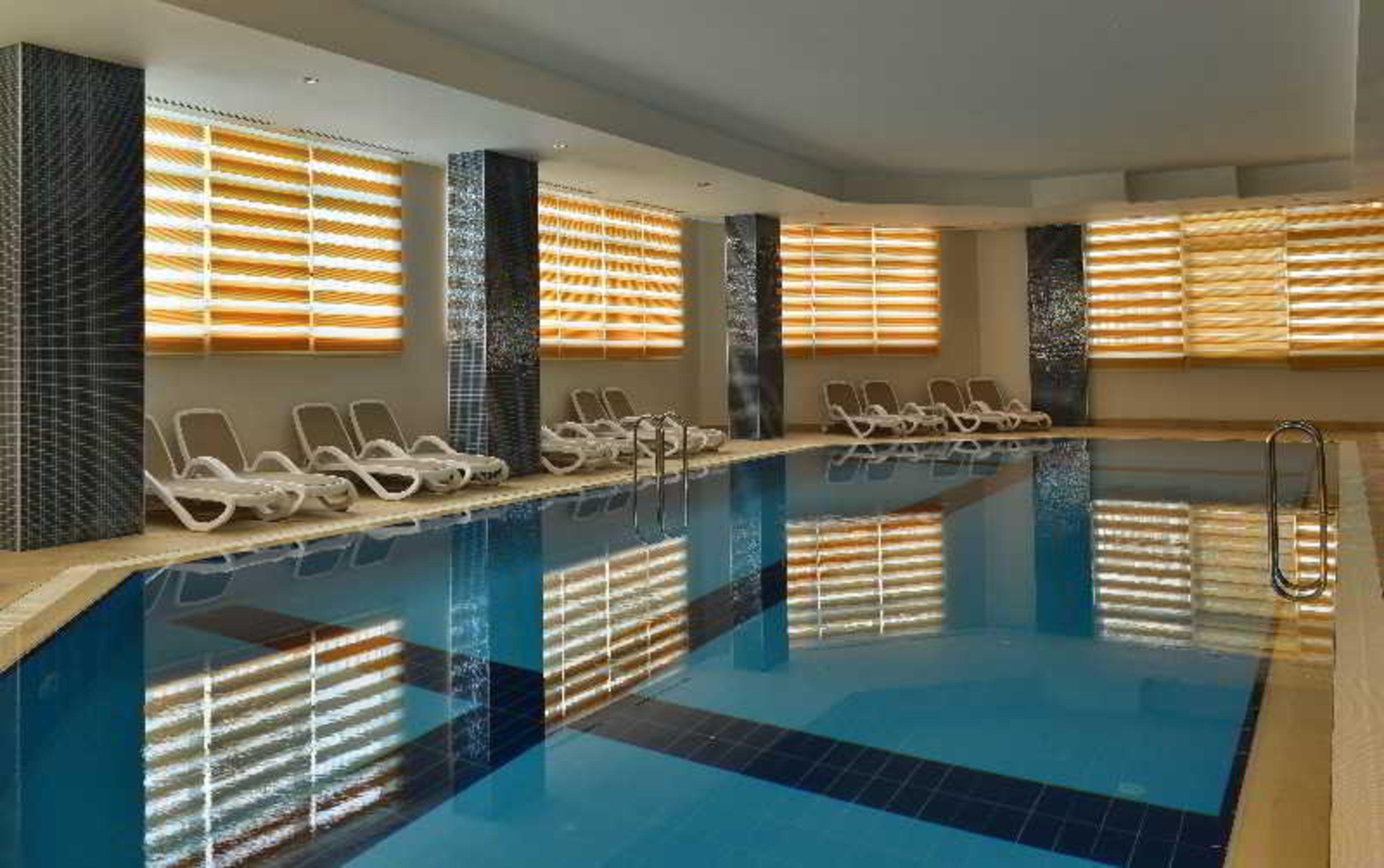 Crown Serenity Ultra 5* Side