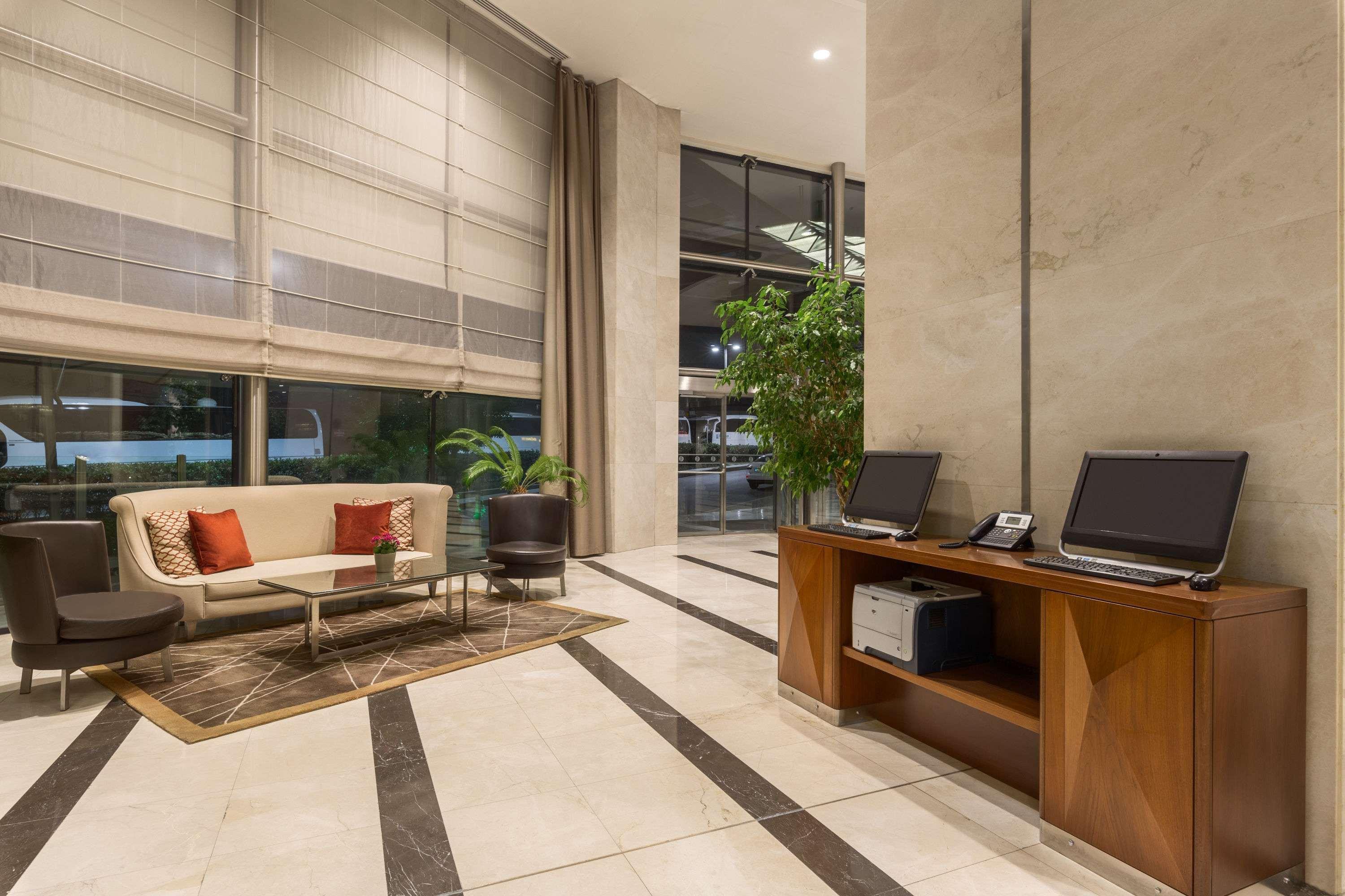 Ramada Plaza By Wyndham Tekstilkent Hotel 5*
