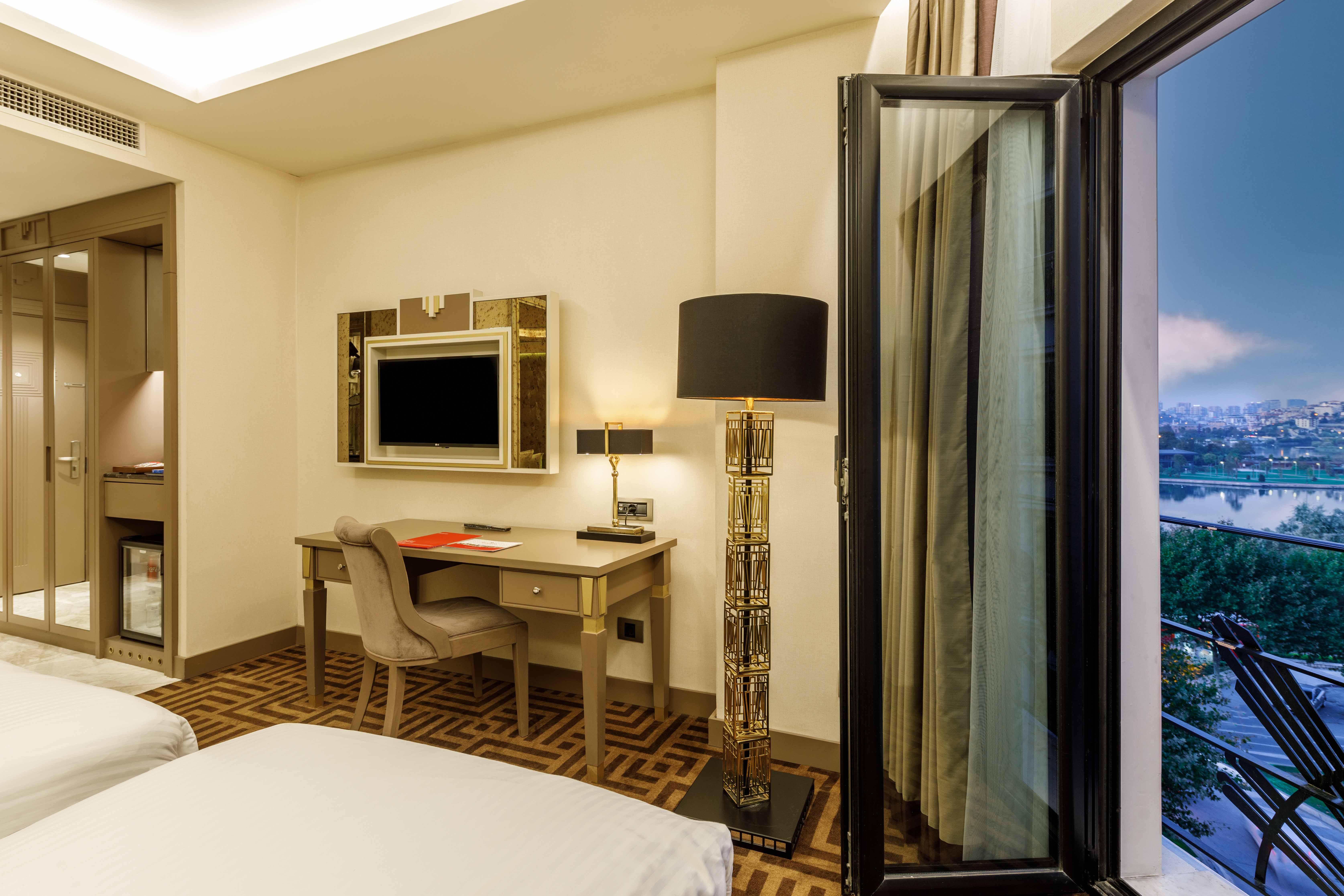 Ramada By Wyndham Istanbul Golden Horn 4*