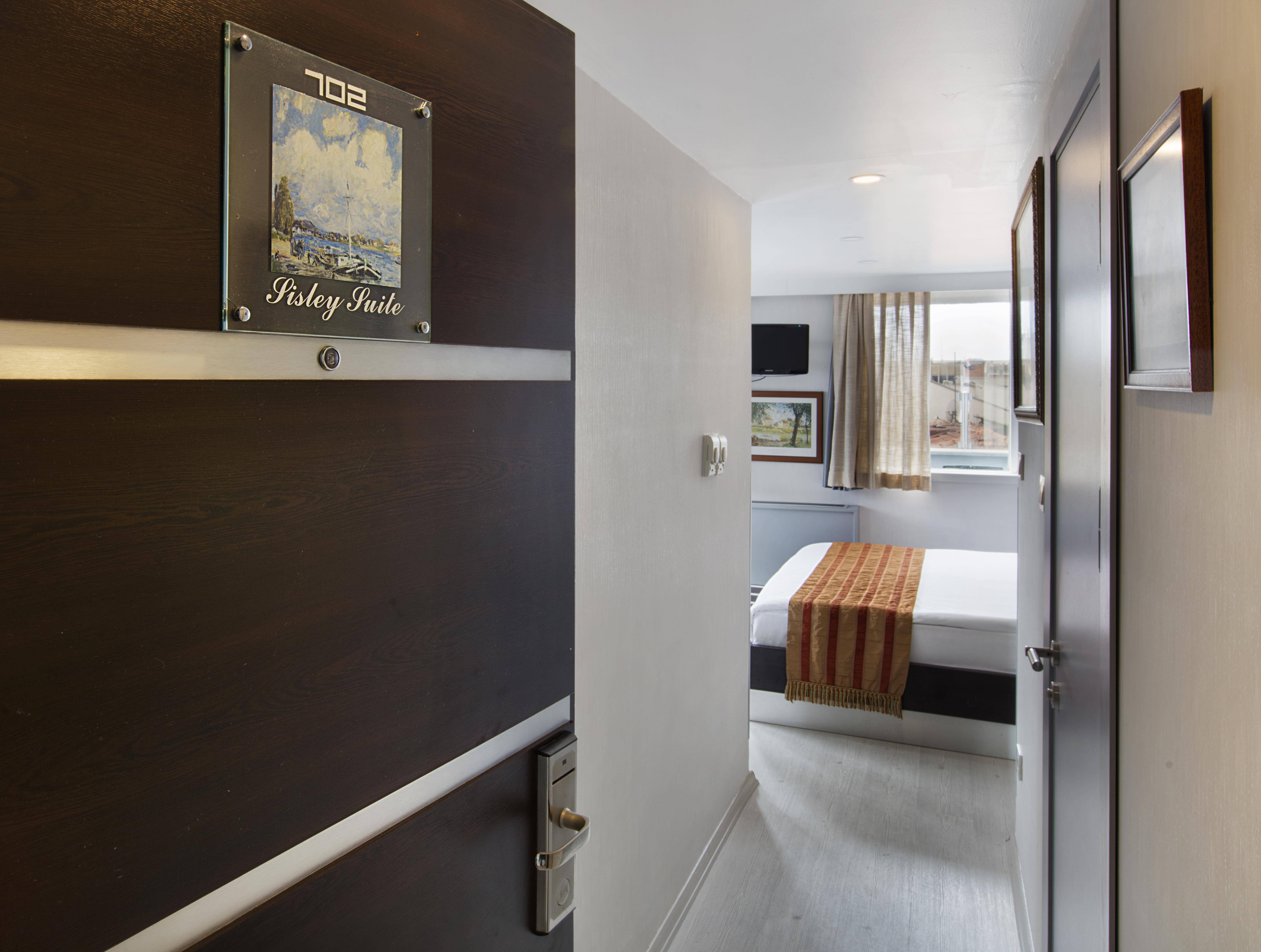 Gallery & Nisantasi Hotel 3*