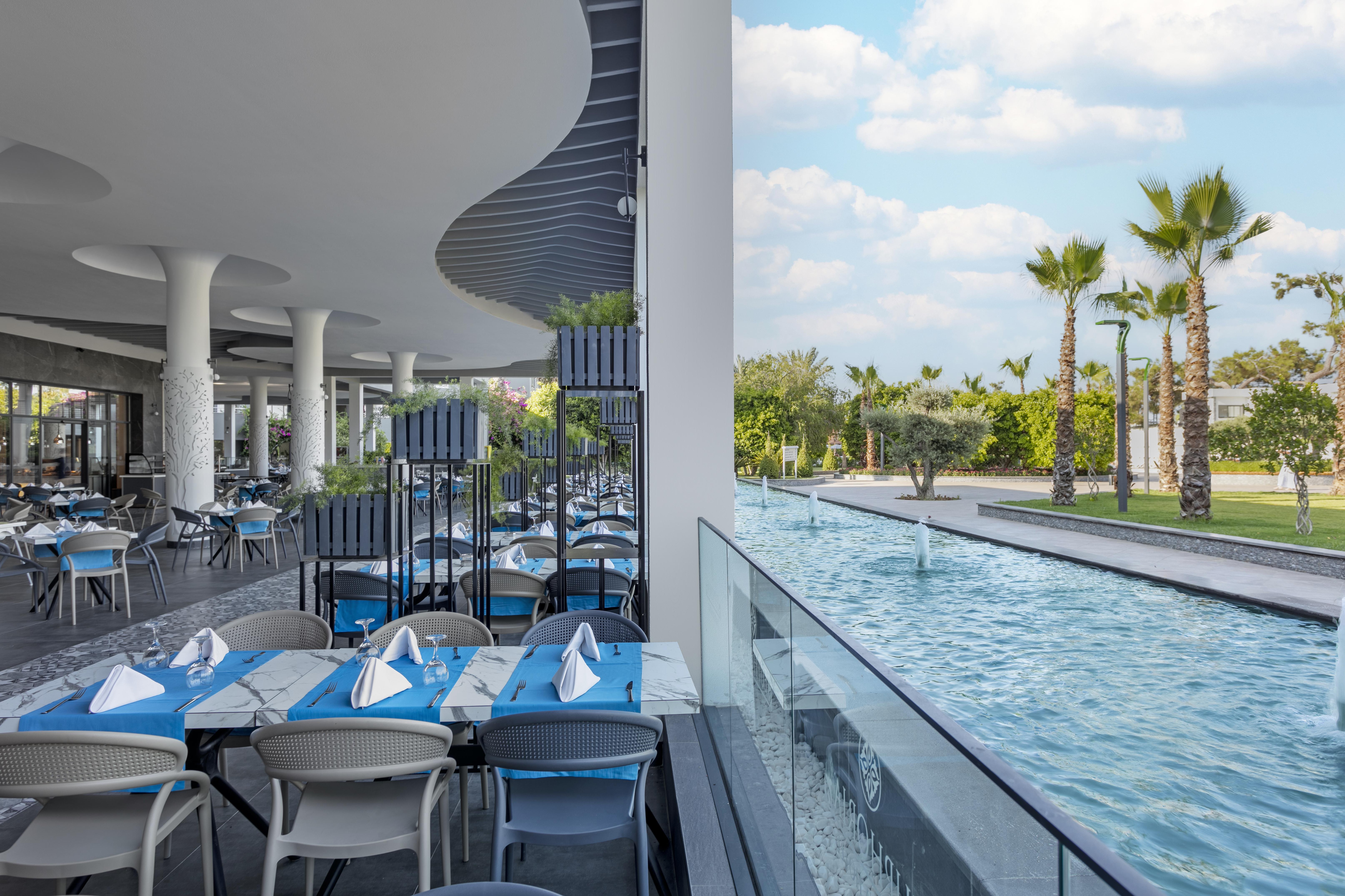 Resort Movenpick Antalya 5*