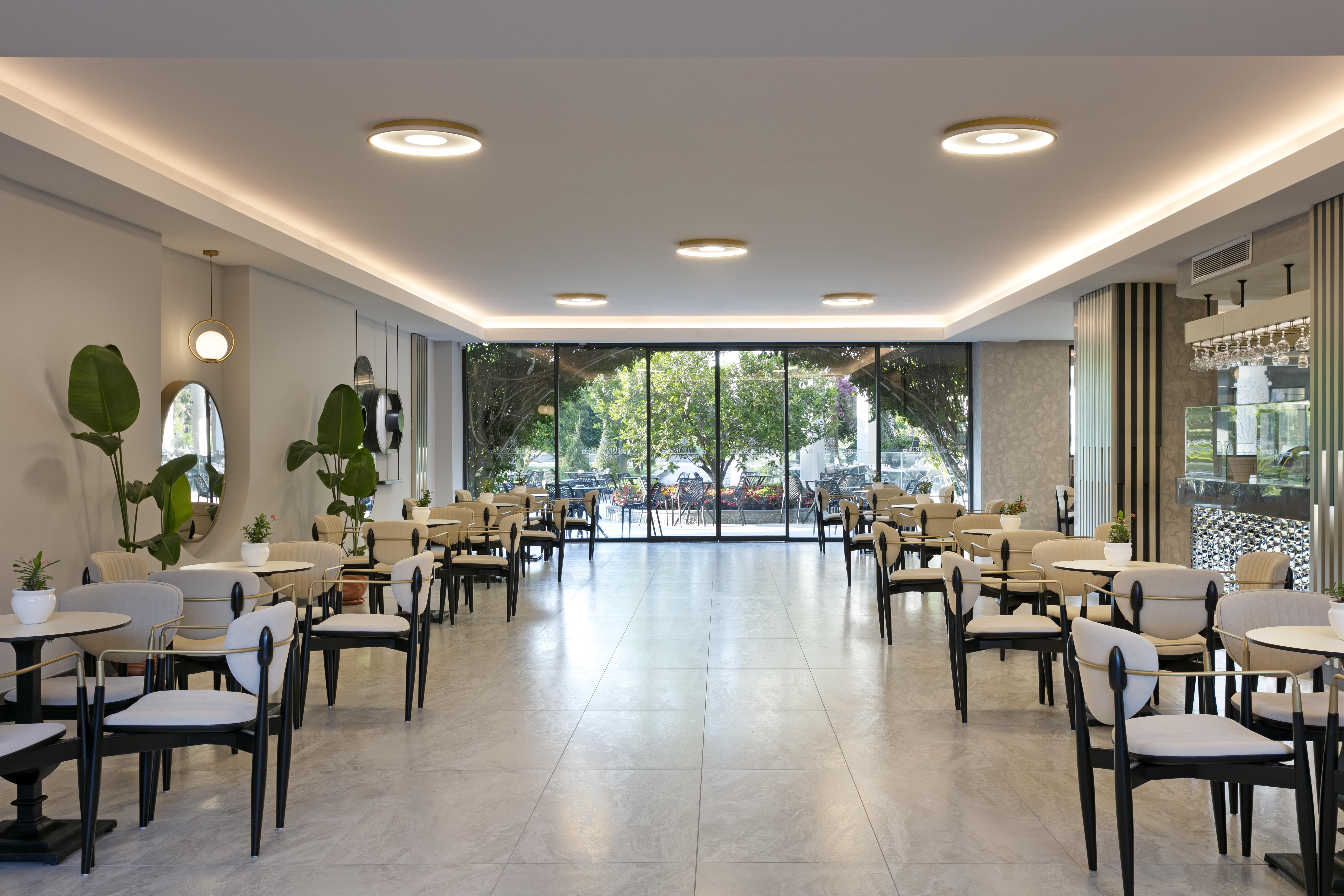 Movenpick Antalya Resort 5*