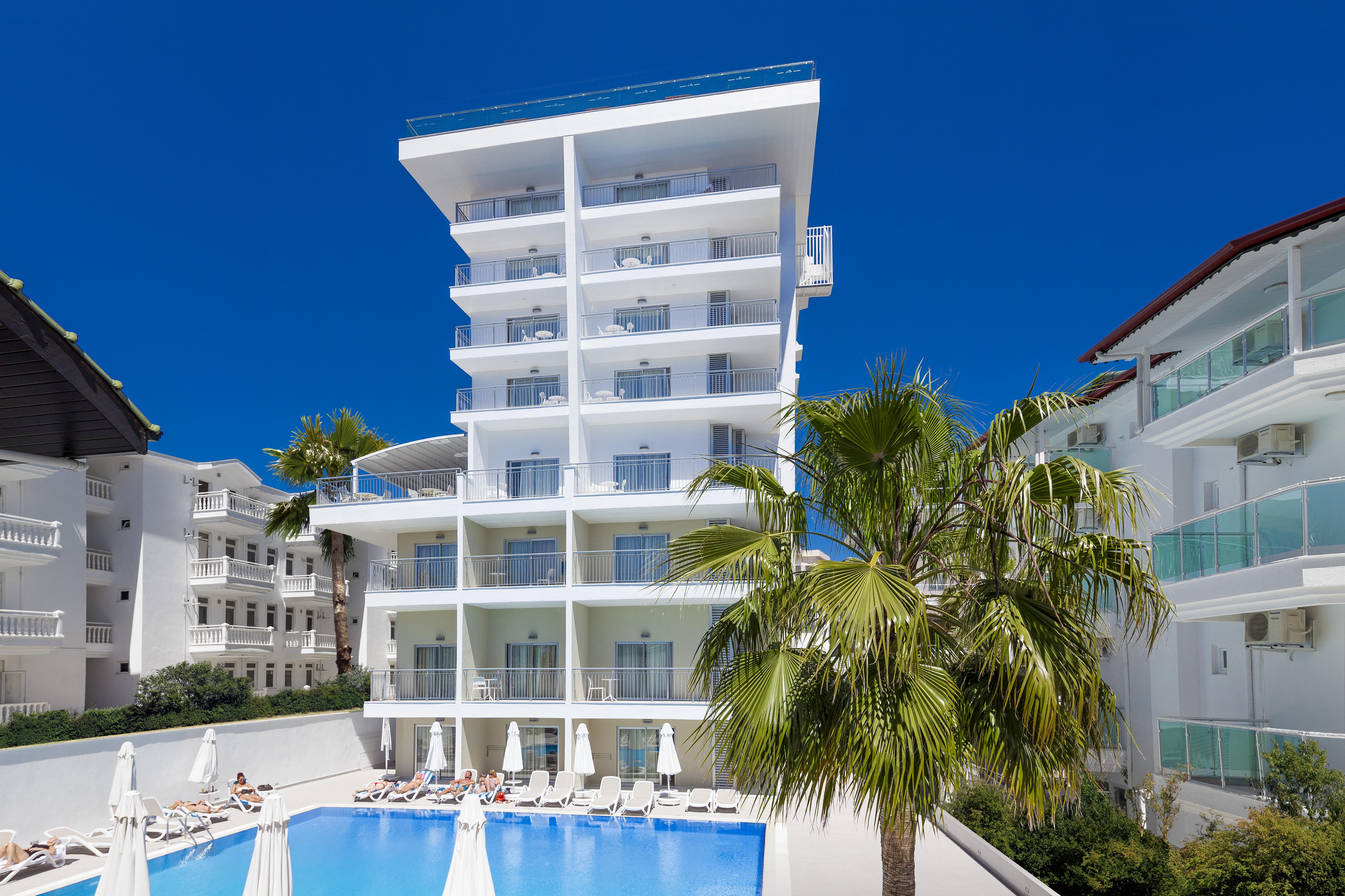 Su - Adult Only Hotel 4*