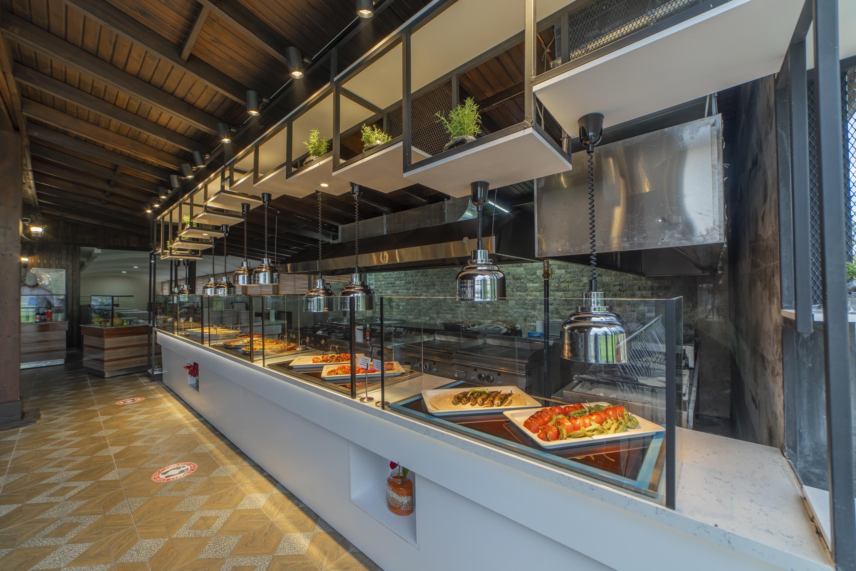 Maya World Hotel 4*