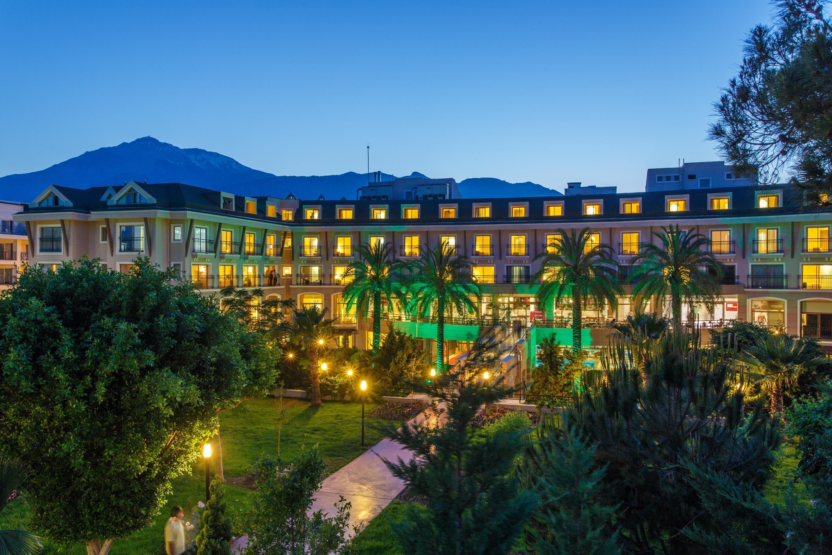 Lucida Hotel 5*