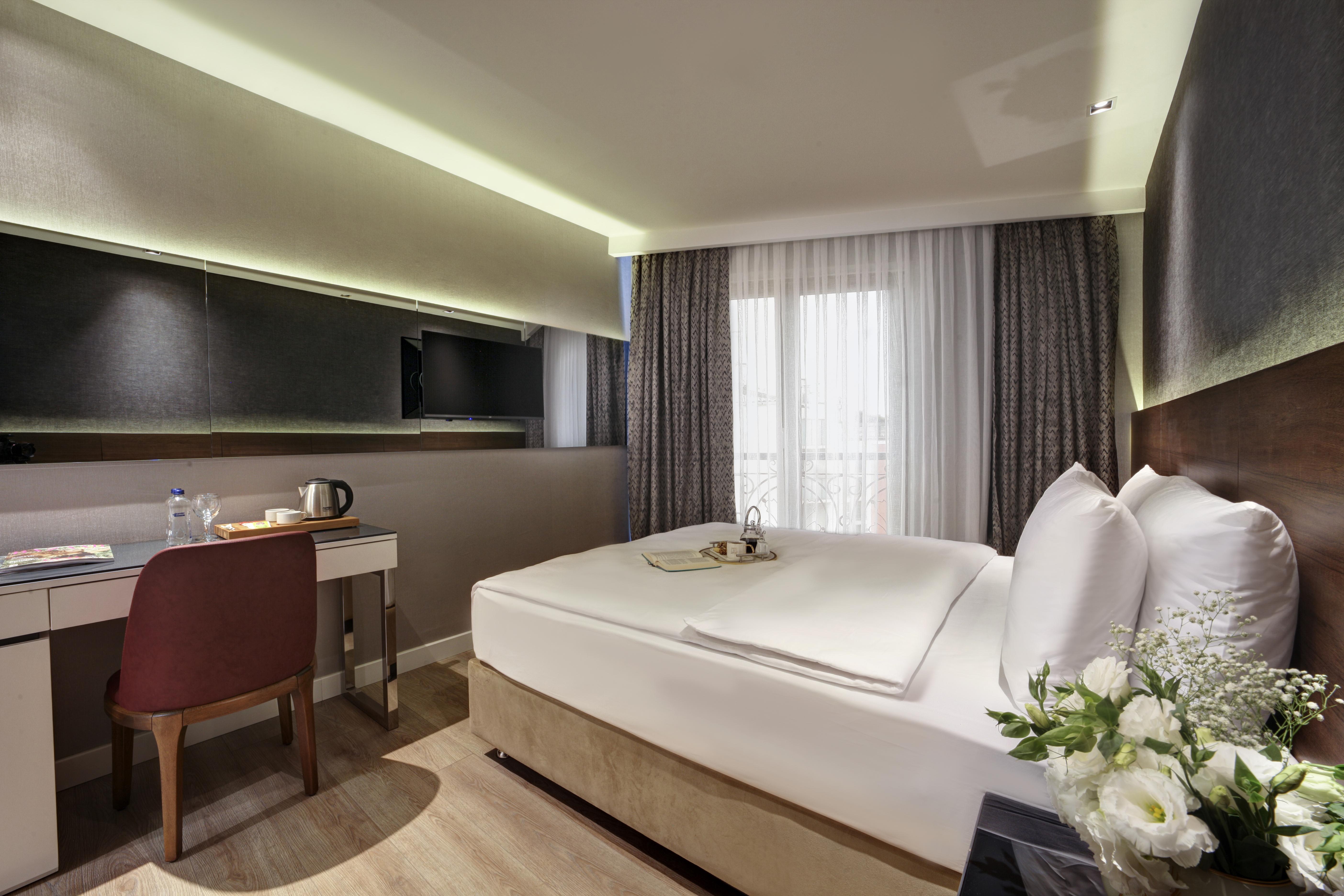 Hotel Dora Pera 4*