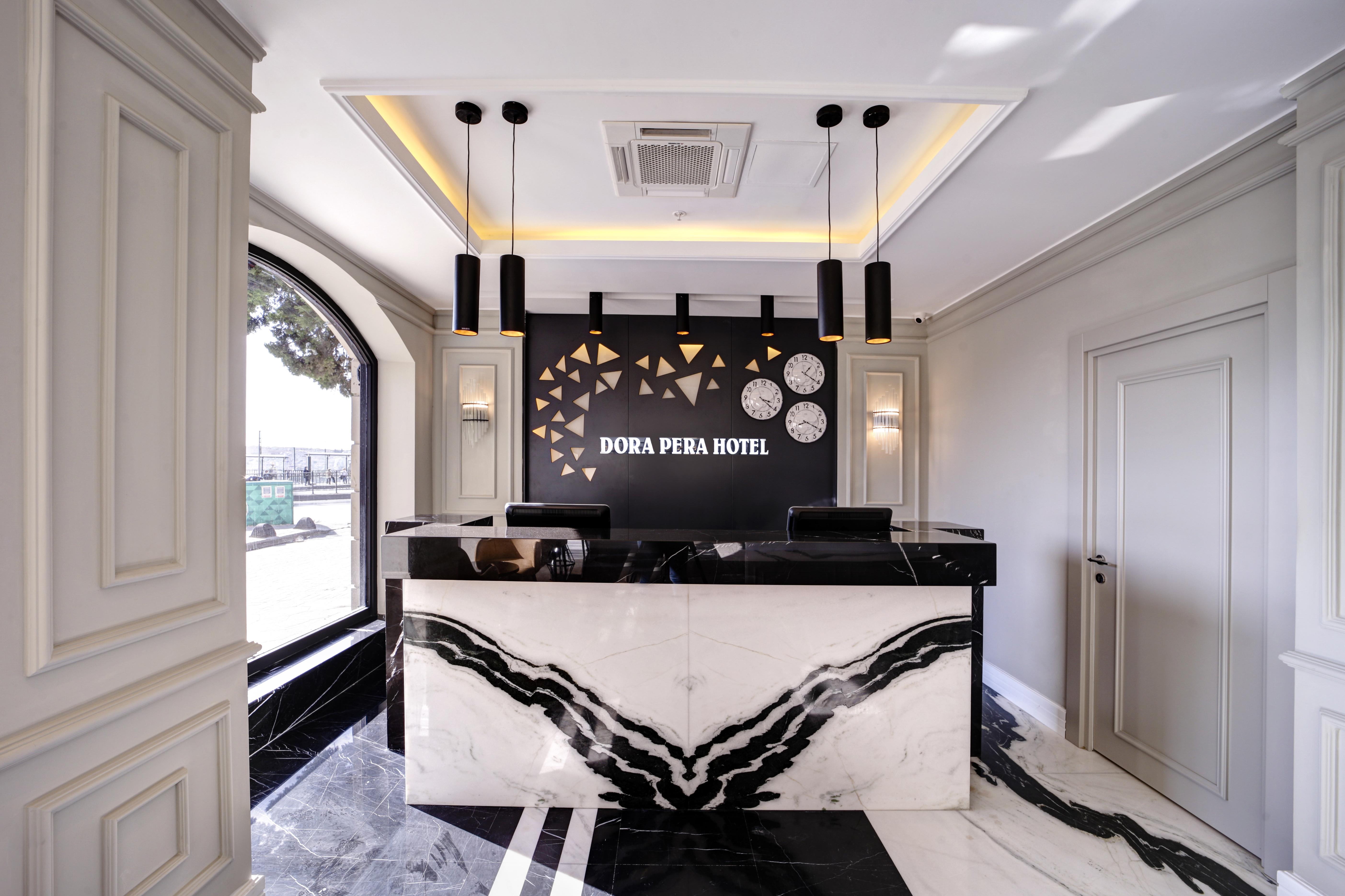 Hotel Dora Pera 4*