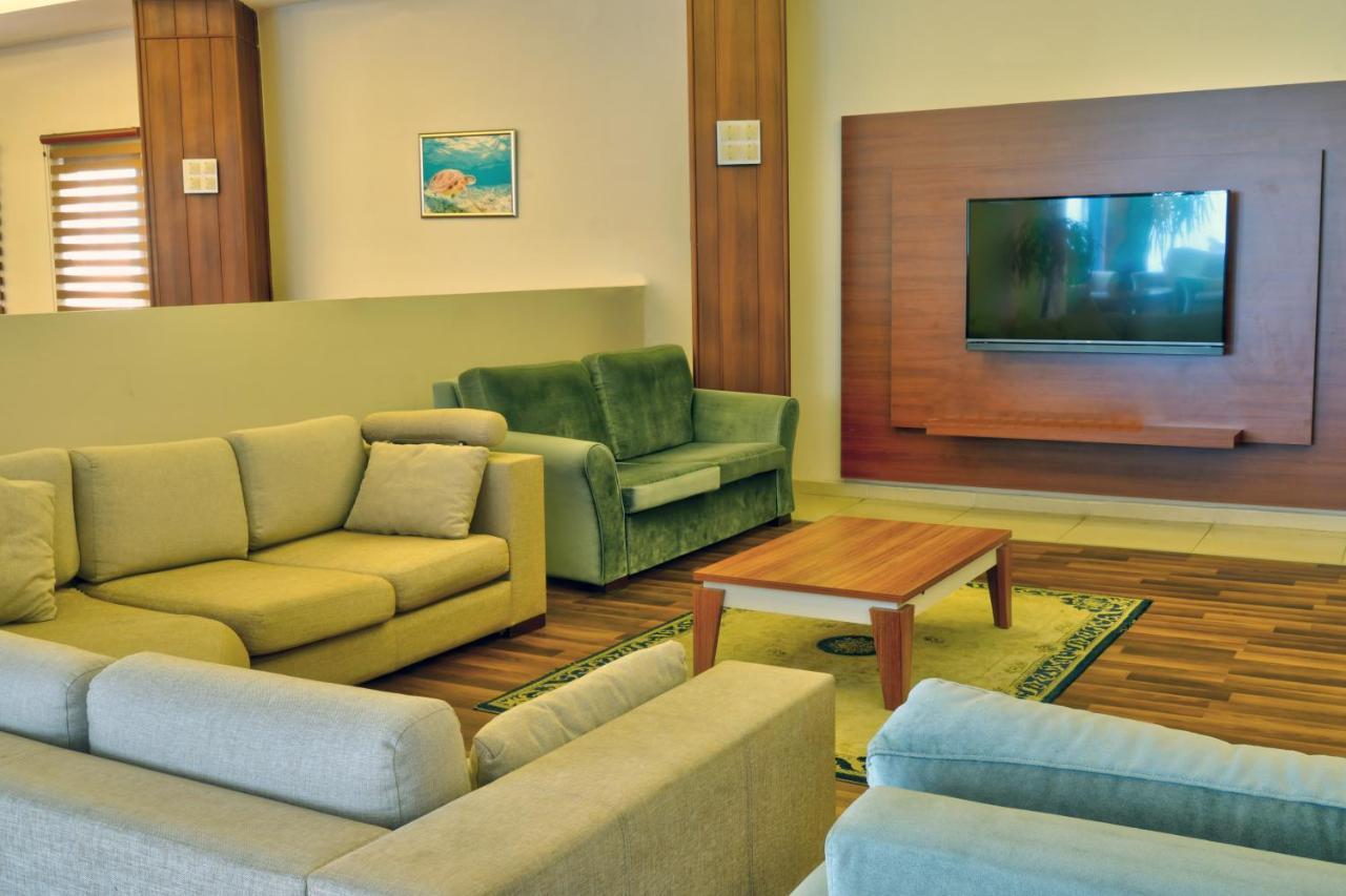 Resort Blue Fish