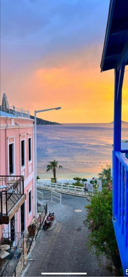 Pembe Kalkan