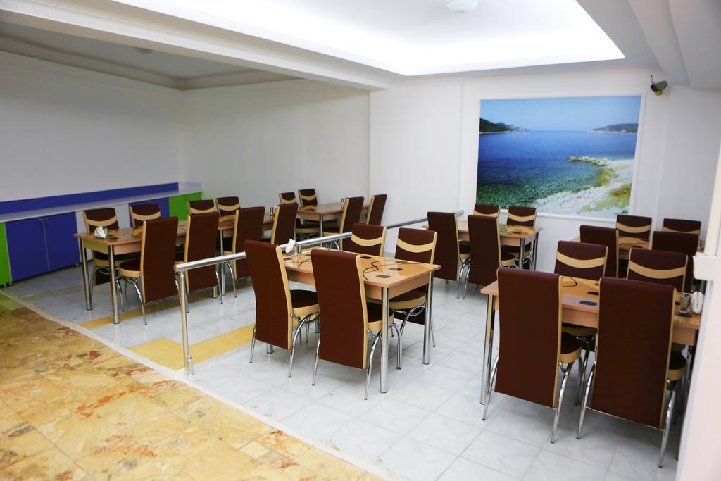 Ugur Hotel *
