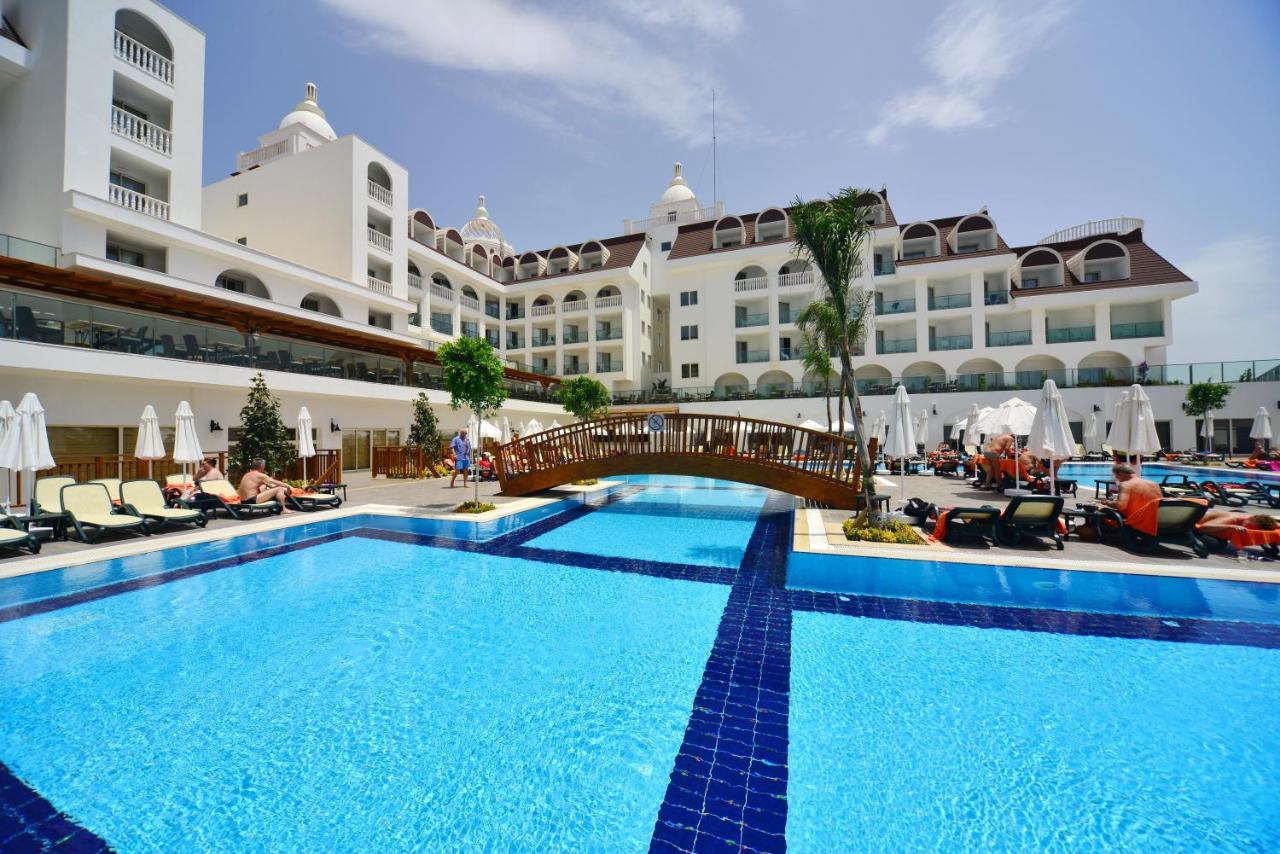Crown Serenity Ultra Hotel