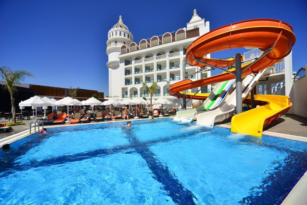 Crown Serenity Ultra Hotel