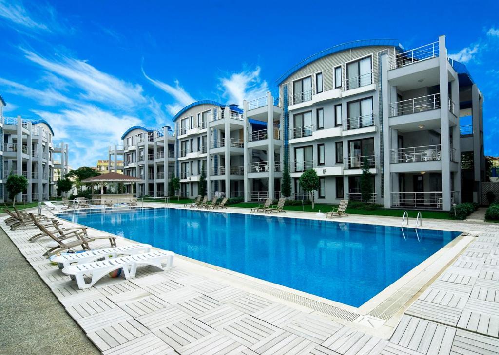 Garden Apartment Side