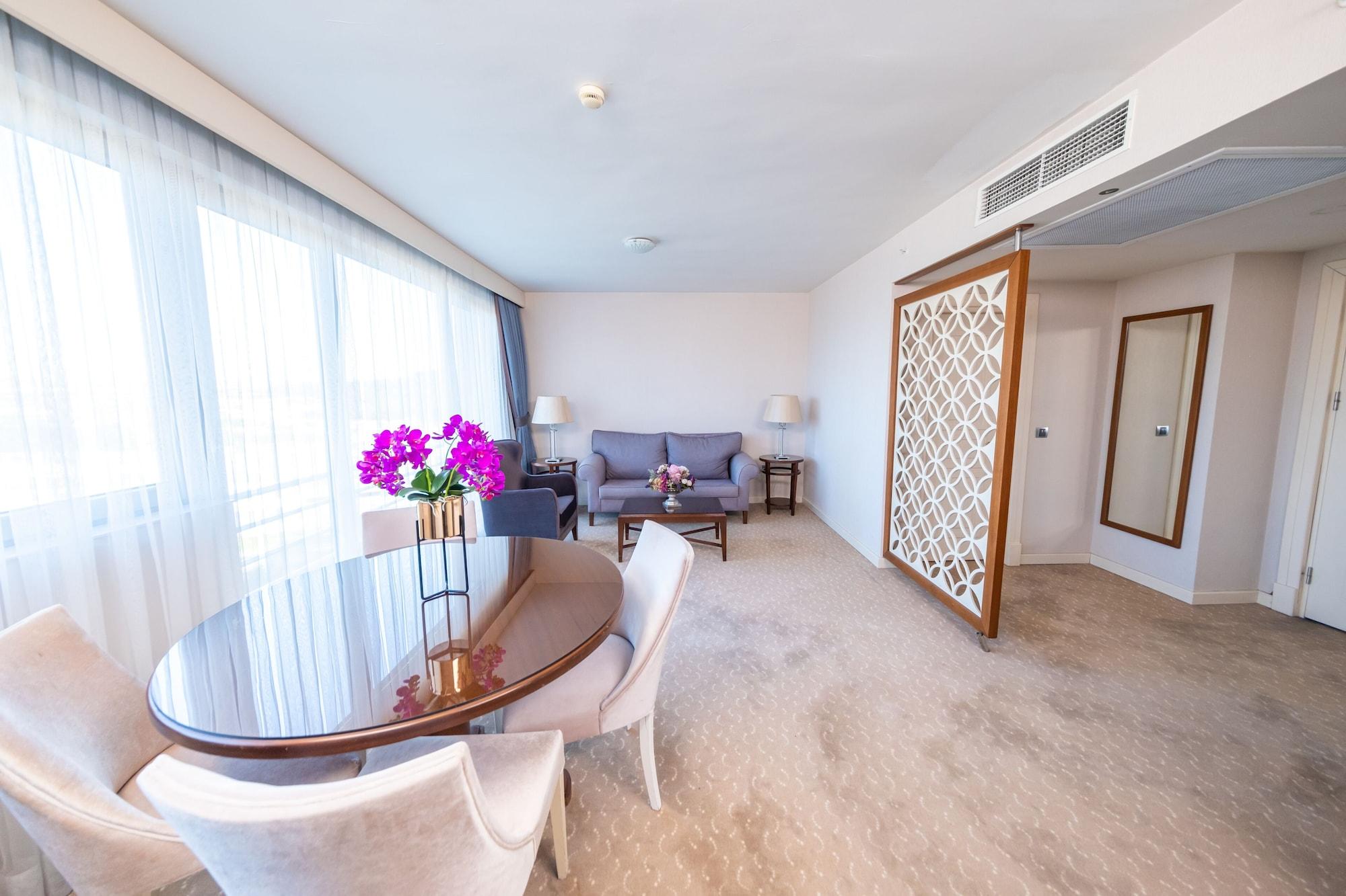 Miracle Airport & 5* Istanbul